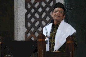 Salat Bersama, Saksikan Sekeluarga Masuk Islam hingga Kunjungi Gereja Katedral Makassar