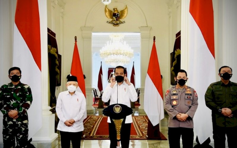 DUKACITA. Presiden Joko Widodo saat menyampaikan pernyataan di Istana Merdeka, Jakarta, Senin (26/4/2021). foto: bpmi setpres