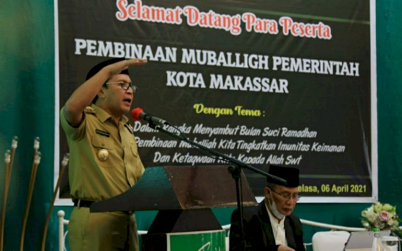 PEMBUKAAN. Wali Kota Makassar, Moh Ramdhan Pomanto, membuka kegiatan pembinaan mubalig Pemkot Makassar bekerja sama DPP IMMIM di Gedung IMMIM Makassar, Selasa (6/4/2021). foto: humas pemkot makassar
