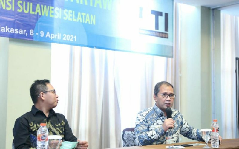 NARASUMBER. Wali Kota Makassar, Moh Ramdhan Pomanto, tampil sebagai narasumber dalam kegiatan UKW yang digelar IJTI Sulsel, Kamis (8/4/2021). foto: humas pemkot makassar