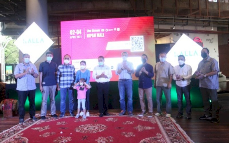 KALLA FAIR. Suasana pembukaan Kalla Fair Vol 3 di Atrium Mall Nipah Makassar, Jumat (2/4/2021). Pameran yang menghadirkan pemeran akan produk dan layanan terbaik dari Kalla Grup ini, akan berlangsung hingga 4 Maret 2021. foto: istimewa