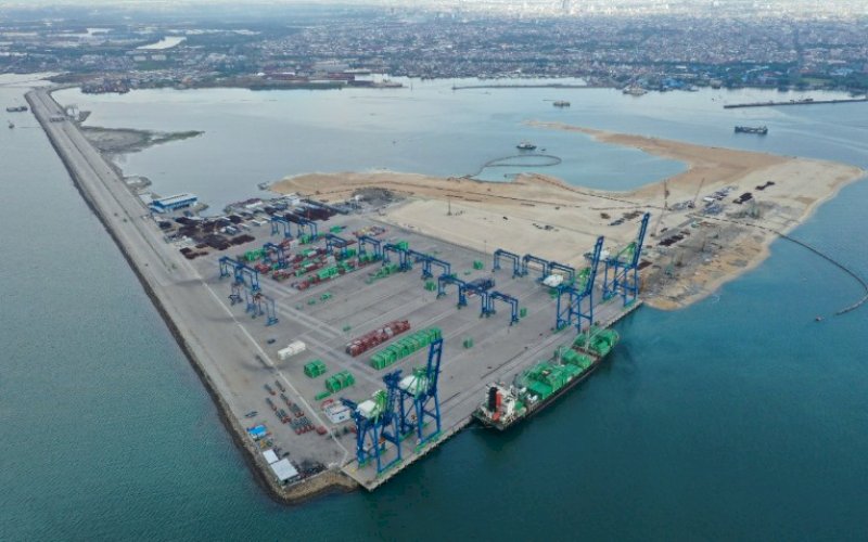 PEMBANGUNAN MNP. Suasana aktivitas di Makassar New Port (MNP). PT Pelindo IV (Persero) mulai melakukan persiapan pembangunan jalan tol menuju MNP. foto: humas pelindo IV