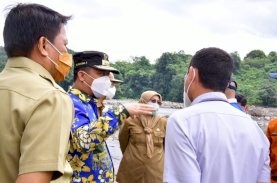 Offroad Seberangi Sungai, Plt Gubernur Sulsel Tinjau Perencanaan Jalan Tambang di Kawasan Sungai Jeneberang