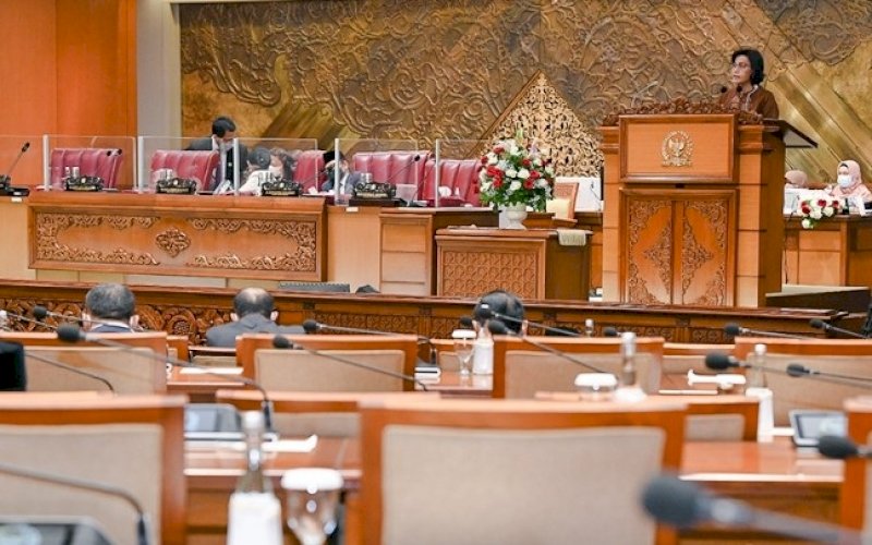 PENYAMPAIAN. Menkeu, Sri Mulyani Indrawati, dalam Rapat Paripurna DPR RI Penyampaian Kebijakan Ekonomi Makro dan Pokok-Pokok Kebijakan Fiskal (KEM PPKF) Tahun 2022, Kamis (20/5/2021). foto: humas kemenkeu
