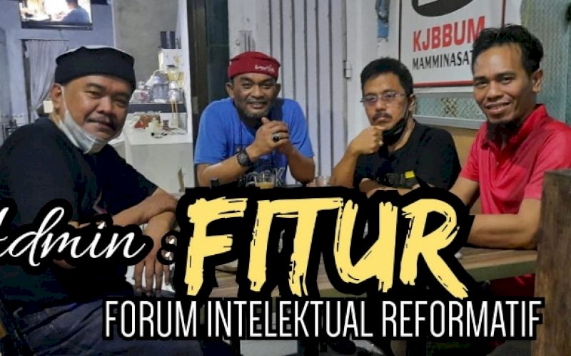 INTELEKTUAL SOPPENG. Djusman AR (kedua kiri) bersama kalangan intelektual Kabupaten Soppeng dari berbagai latar belakang membentuk forum Forum Intelektual Reformatif (FITUR). foto: istimewa