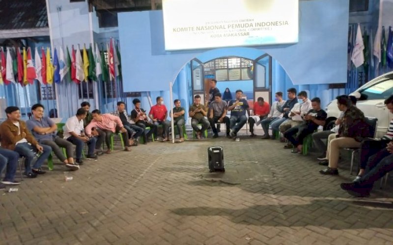KONFERENSI PERS. DPD II KNPI Kota Makassar di bawah kepemimpinan Hasrul Karaharuddin menggelar konferensi pers di Sekretariat KNPI Kota Makassar, Sabtu (12/6/2021). foto: istimewa