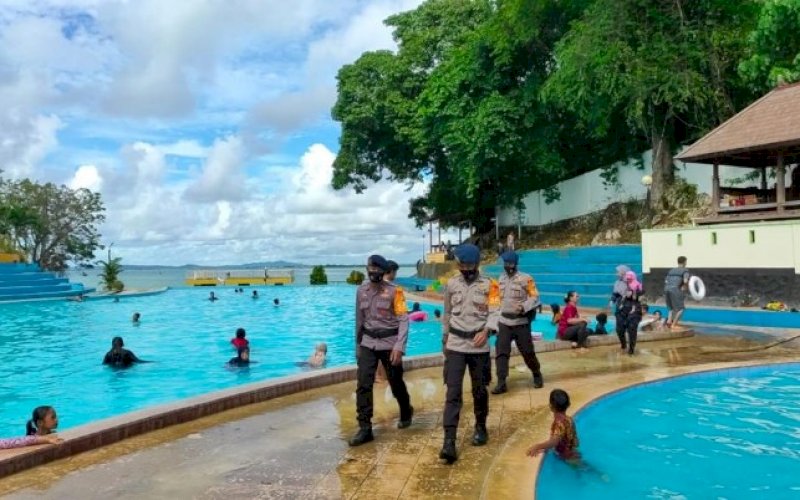 PATROLI. Siaga SAR Brimob Yon C Pelopor melaksanakan patroli yang diawali ke tempat wisata Tanjung Palette, Minggu (13/6/2021). foto: humas brimob bone