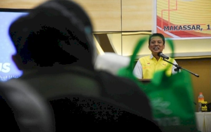 SOSIALISASI PERDA. Anggota DPRD Kota Makassar, Abd Wahab Tahir, saat menggelar sosialisasi Perda nomor 3 tahun 2016 tentang Pemberian Air Susu Ibu Eksklusif di Hotel Pesonna, Makassar, Senin (14/6/2021). foto: istimewa