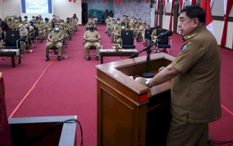 PEMBUKAAN. Sekda Provinsi Sulsel, Abdul Hayat Gani, membuka Rakor Pengelolaan Barang Milik Daerah sesuai Peraturan Menteri Dalam Negeri Nomor 19 Tahun 2016 tentang Pedoman Pengelolaan Barang Milik Daerah Tahun Anggaran 2021 di Ruang Pola Kantor Gubernur Sulsel, Selasa (15/6/2021). foto: humas pemprov sulsel