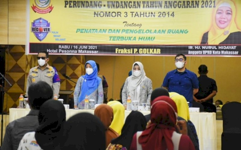 SOSIALISASI PERDA. Anggota DPRD Kota Makassar, Nurul Hidayat, menggelar sosialisasi Perda Kota Makassar nomor 3 tahun 2014 tentang Penataan dan Pengelolaan Ruang Terbuka Hijau di Hotel Pesonna Makassar, Rabu (16/6/2021). foto: humas dprd makassar