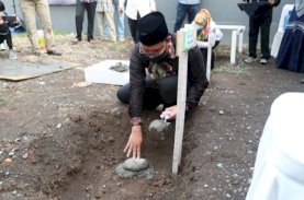Peletakan Batu Pertama Masjid Nisnawanty, Danny Pomanto: Wajib Hukumnya Laksanakan Wasiat&nbsp;