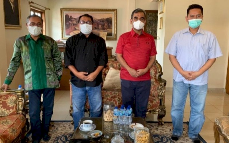 PERTEMUAN. Ketua Umum SMSI Firdaus bersama rombongan menemui Wakil Ketua MPR RI Ahmad Muzani, Minggu (20/6/2021). foto: smsi