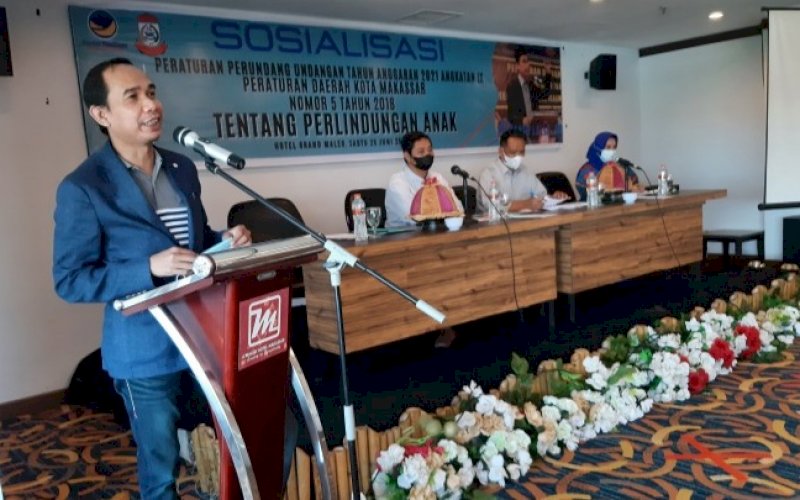 SOSIALISASI PERDA. Ketua DPRD Kota Makassar, Rudianto Lallo, ketika menggelar sosialisasi Perda Kota Makassar Nomor 5 Tahun 2018 tentang Perlindungan Anak di Grand Maleo Hotel Makassar, Sabtu (26/6/2021). foto: doelbeckz/pluz.id