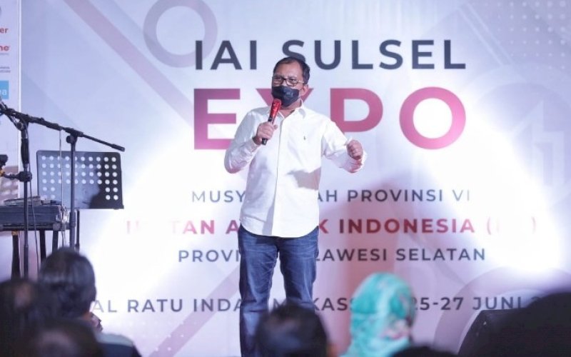MUSPROV IAI. Wali Kota Makassar Moh Ramdhan Pomanto, menghadiri rangkaian Musprov VI IAI Sulsel di atrium Mal Ratu Indah (MaRI) Makassar, Sabtu (27/6/2021). foto: humas pemkot makassar