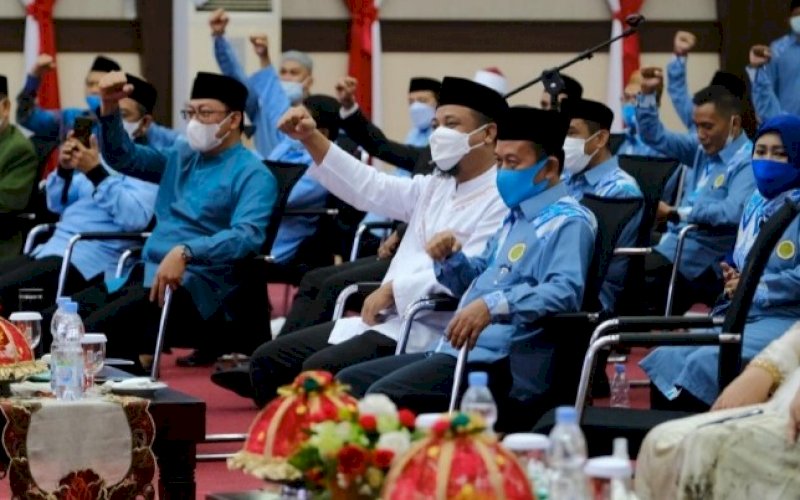 PELANTIKAN. Plt Gubernur Sulsel, Andi Sudirman Sulaiman, menghadiri pelantikan Dewan Pengurus Wilayah BKPRMI Provinsi Sulsel Masa Bakti 2021-2025 di Ruang Pola Kantor Gubernur Sulsel, Minggu (27/6/2021). foto: humas pemprov sulsel