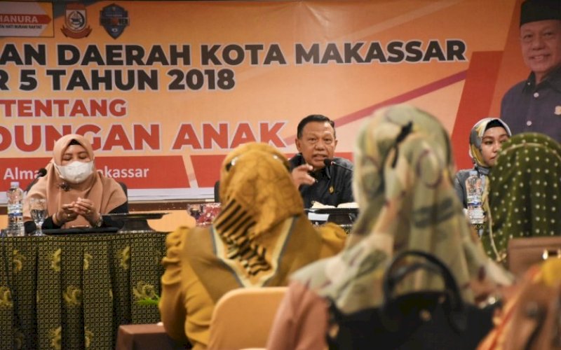 SOSIALISASI PERDA. Anggota DPRD Kota Makassar, M Yunus, sosialisasi Perda Nomor 5 Tahun 2018 tentang Perlindungan Anak di Hotel Almadera Makassar, Senin (28/6/2021). foto: humas dprd makassar