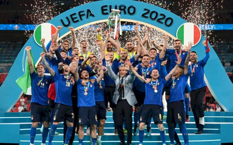 JUARA. Italia berhasil meraih gelar&nbsp;Piala Eropa 2020 usai mengalahkan Inggris lewat adu penalti dengan skor 3-2 pada final Piala Eropa 2020 di Wembley, Senin (12/7/2021) dini hari WITA. foto: istimewa