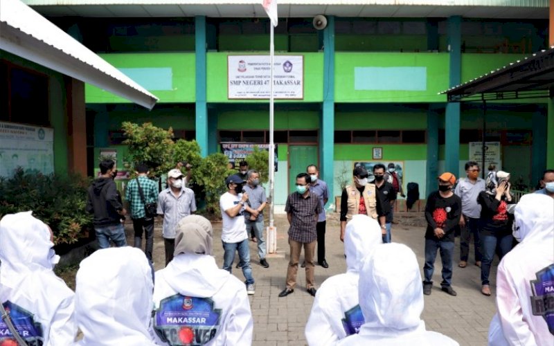 PEMANTAUAN. Plt Sekretaris DPRD Makassar, Harun Rani, memimpin pemantauan dengan mengunjungi Kantor Kecamatan Makassar, Kelurahan Barana, dan Kelurahan Maccini. foto: istimewa
