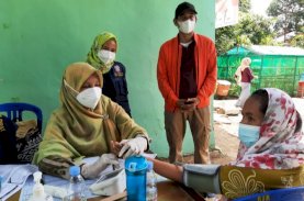 Rudianto Lallo Tinjau Vaksinasi di Lakkang