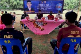 Rudianto Lallo Bantu Peralatan Olahraga Pemuda Lakkang