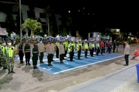 TNI/Polri Patroli Keliling Imbau Disiplin Protokol Kesehatan di Tana Toraja