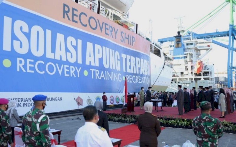 PELANTIKAN. Suasana saat Wali Kota Makassar, Moh Ramdhan Pomanto, melantik dan mengambil sumpah 16 pejabat eselon ll di lingkup Pemkot Makassar di Dermaga Pelabuhan Soekarno Hatta Makassar, Senin (26/7/2021). foto: istimewa