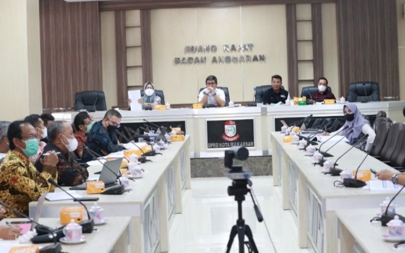 RAPAT PANSUS. Rapat Pansus RPJMD Kota Makassar Tahun 2021-2026 di Ruang Badan Anggaran DPRD&nbsp;Kota Maskassar, Kamis (5/8/2021). foto: istimewa