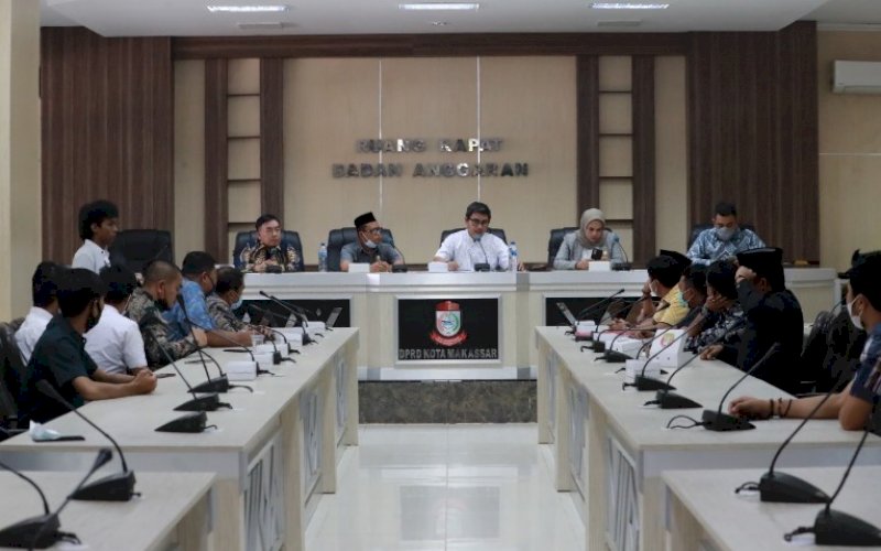 KUNJUNGAN KERJA. Pimpinan DPRD Kota Makassar saat menerima kunjungan kerja sejumlah pimpinan dan legislator Jeneponto di Ruang Badan Anggaran DPRD Makassar, Kamis (5/8/2021).&nbsp;foto: istimewa