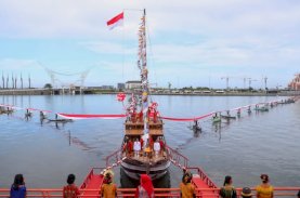 Bendera 1.000 Meter Dibentangkan, Simbol Semangat Pemkot Makassar Atasi Covid-19