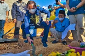 Rudianto Lallo Peletakan Batu Pertama Pembangunan Perumahan Anak Rakyat