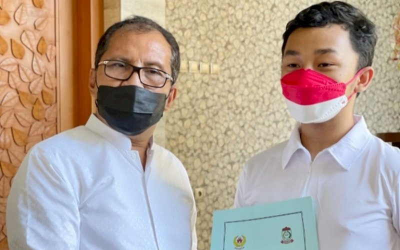 Moh Ramdhan Pomanto bersama Muhammad Alfaruqi Tatta. foto: istimewa