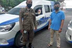 Syahrir, Lurah Mamajang Dalam Antar Warganya ke Isolasi Apung Terpadu