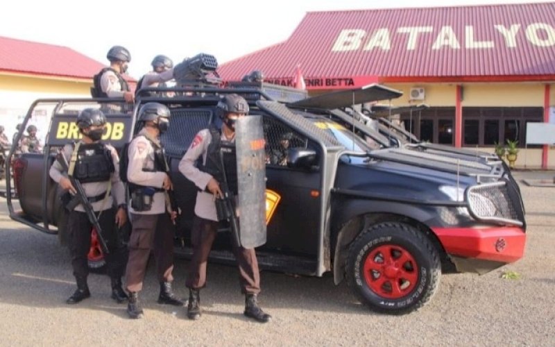 LATIHAN. Batalyon C Pelopor Satbrimob Polda Sulsel menggelar latihan Detasemen Anti Anarkis 45 dilaksanakan dengan menerapkan materi latihan terbaru yang diperoleh dari Pusat Pendidikan Brimob Watukosek, Selasa (7/9/2021). foto: istimewa