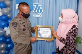 Danyon Brimob Bone Terima Penghargaan Lembaga Penyiaran