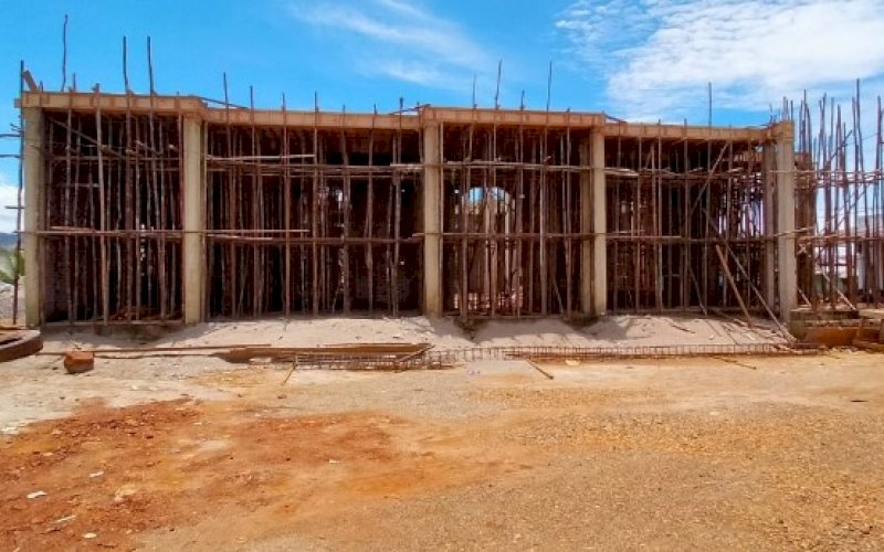 PEMBANGUNAN MASJID. Pembangunan masjid di sebuah desa di Konawe Utara, Sulawesi Tenggara, yang diinisiasi Andi Amran Sulaiman melalui ASS Foundation. foto: istimewa