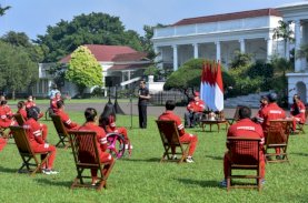 Presiden Serahkan Bonus Apresiasi bagi Atlet Indonesia di Paralimpiade Tokyo