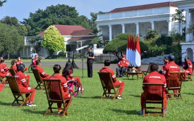 SAMBUTAN. Presiden Joko Widodo menerima kontingen Indonesia yang berlaga di Paralimpiade Tokyo 2020, di Istana Bogor, Jabar, Jumat (17/09/2021) pagi. foto: istimewa