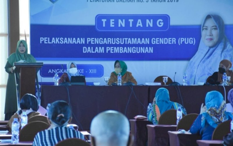 SOSIALISASI PERDA. Anggota DPRD Kota Makassar, Fatma Wahyuddin, menggelar sosialisasi Perda Kota Makassar nomor Nomor 5 tahun 2019 tentang Pengarusutamaan Gender (PUG) dalam Pembangunan di Hotel Aston Makassar, Sabtu (18/9/2021). foto: istimewa