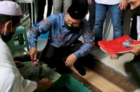 Danny Pomanto Letakkan Batu Pertama Pembangunan Shelter Masjid Al Muttaqin