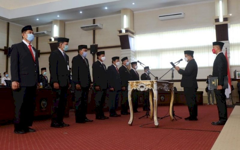 PELANTIKAN. Plt Gubernur Sulsel, Andi Sudirman Sulaiman, melakukan Pengambilan Sumpah/Janji dan Pelantikan Dalam Jabatan Pimpinan Tinggi Pratama di Lingkup Pemprov Sulsel, Jumat (24/9/2021). foto: istimewa