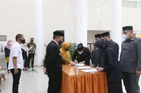 Lantik 40 Pejabat Administratif, Danny Pomanto Tegaskan Loyalitas Juga Tanggap Kerja