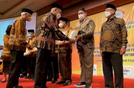 Abdul Hayat Raih Penghargaan PWRI