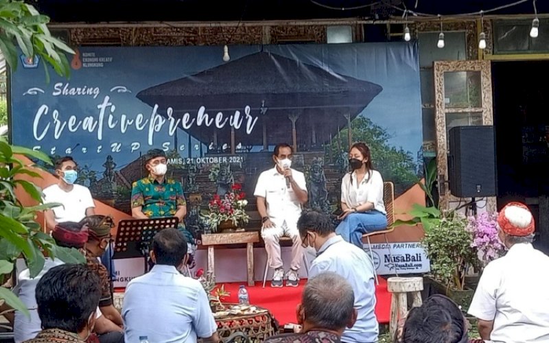 BERI INSPIRASI. Ketua Umum DPP HILLSI, Amir Bakriyadi (kedua kanan), menghadiri acara Sharing Creativepreneur yang diselenggarakan Komite Ekonomi Kreatif Kabupaten Klungkung, Provinsi Bali, Kamis (21/10/2021). foto: istimewa