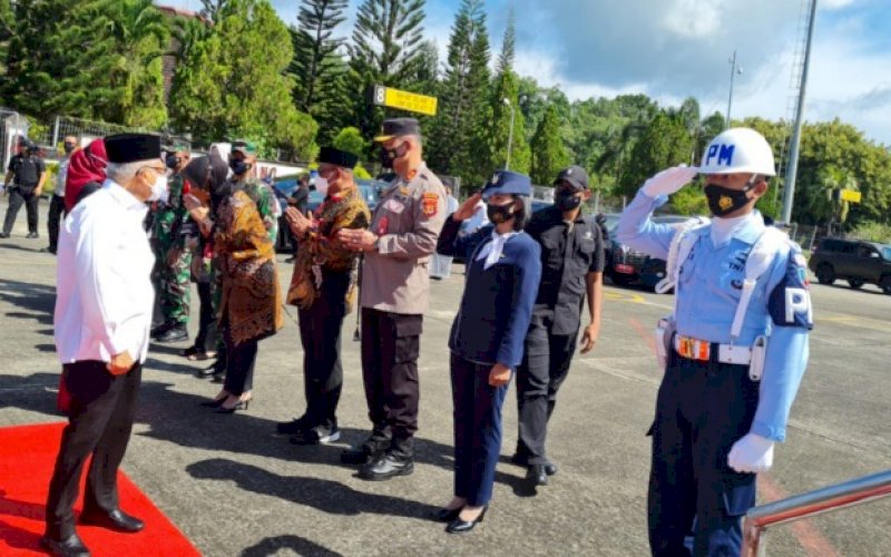 KUNJUNGAN KERJA. Wapres, Ma'ruf Amin, melanjutkan rangkaian kunjungan kerja ke tujuh provinsi prioritas penanggulangan kemiskinan ekstrem 2021 ke Manokwari, Provinsi Papua Barat, Kamis (14/10/2021). foto: istimewa