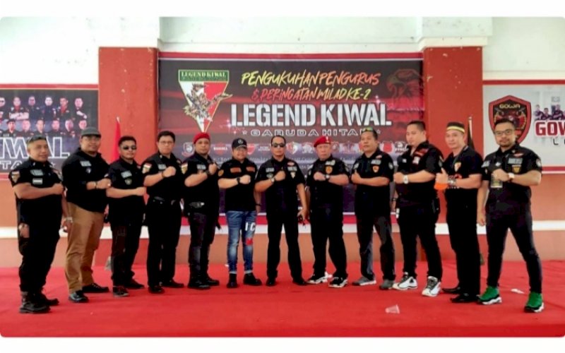 PENGUKUHAN. Legend Kiwal Garuda Hitam Makassar menggelar pengukuhan pengurus dan peringatan milad ke-2 di Aula Pantai Akkarena Makassar, Minggu (17/10/2021). foto: istimewa