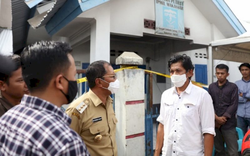 KUNJUNGAN. Wali Kota Makassar, Moh Ramdhan Pomanto, mengunjungi asrama mahasiswa yang lokasinya berada di Jl Sungai Limboto, Kota Makassar, Selasa (30/11/2021). foto: istimewa