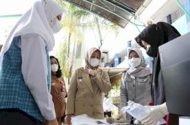 Wawali Makassar Pantau Screening Mengunakan GeNose Bagi Siswa SMP