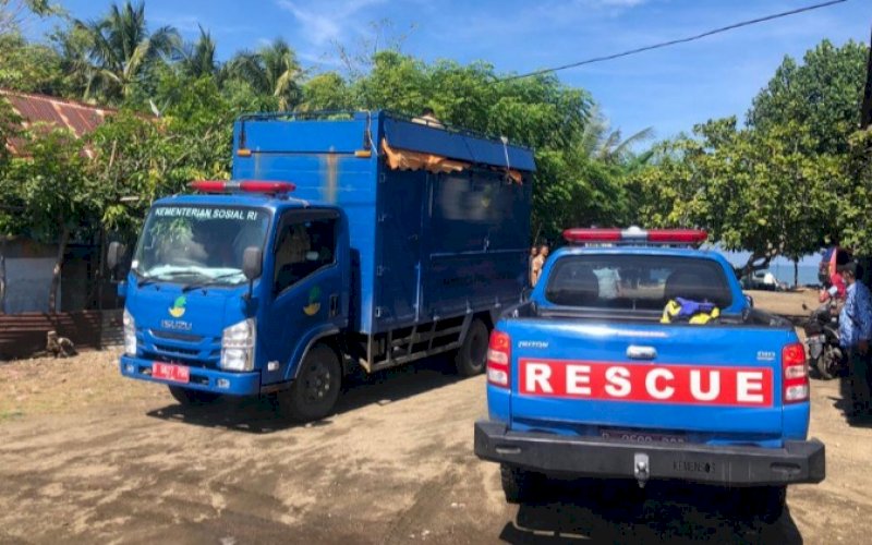 BANTUAN BENCANA. Kendaraan operasional Pemprov Sulsel siap menyalurkan bantuan untuk korban bencana alam. foto: istimewa