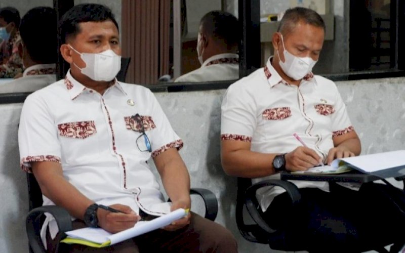 ASSESOR. Salah satu Assesor Polda Sulsel, Kompol Nur Ichsan (kanan), menjadi salah satu assesor bagi 20 orang untuk jabatan pengawas eselon IV di jajaran BPS Provinsi Sulsel yang mengikuti penilaian kompetensi ASN di Mapolda Sulsel, Senin-Selasa (1-2/11/2021). foto: istimewa