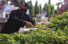 Brimob Bone Baksos Sasar Masjid dan Gereja